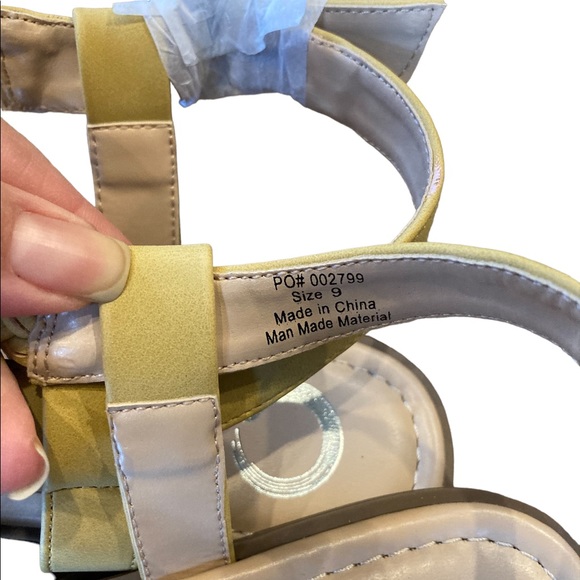 Journee Collection Genevive Sandals - Picture 5 of 9